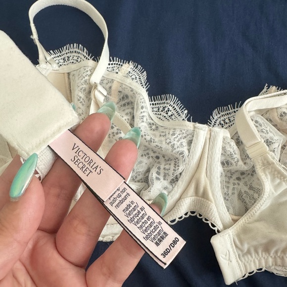 Victoria’s Secret - Dream Angels Lace Push-up Bra w/o Padding - 36D - Picture 4 of 6